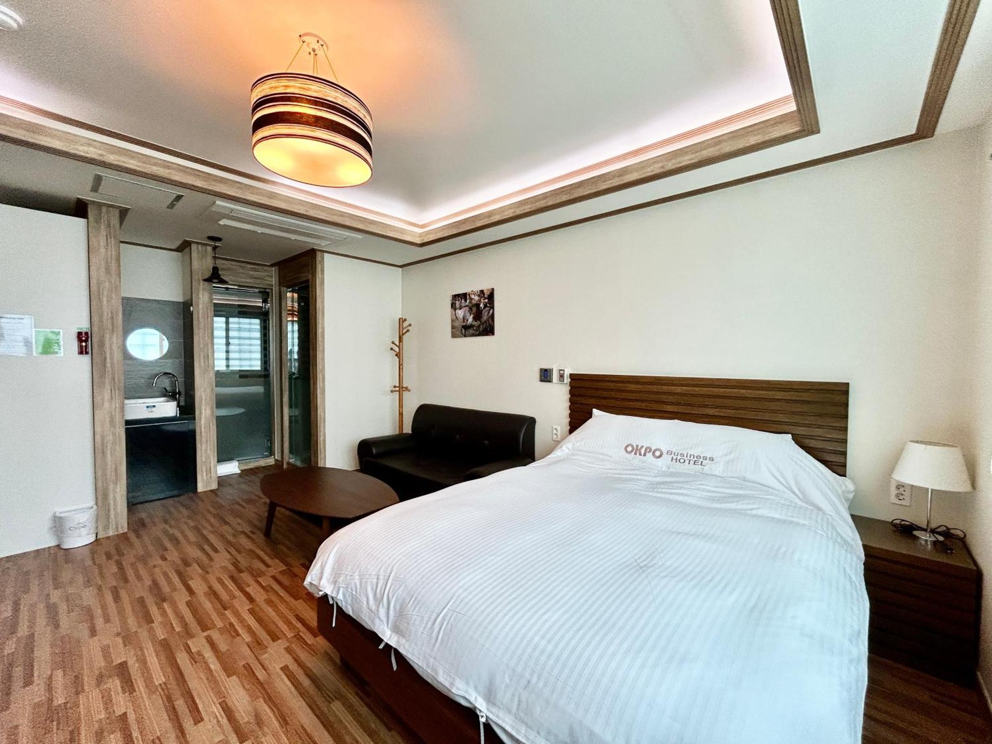 Okpo Business Hotel Geoje Eksteriør billede